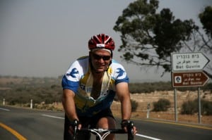 Eric Altman rides in the Arava Institute Hazon Israel Ride