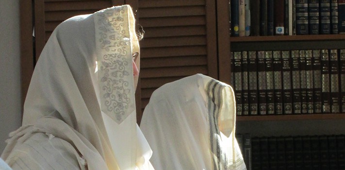 dlti-heads-covered-tallit